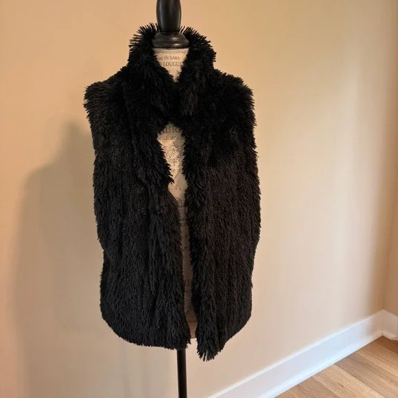 Betsey Johnson Women's Black Faux Fur Vest Size L - Picture 1 of 4
